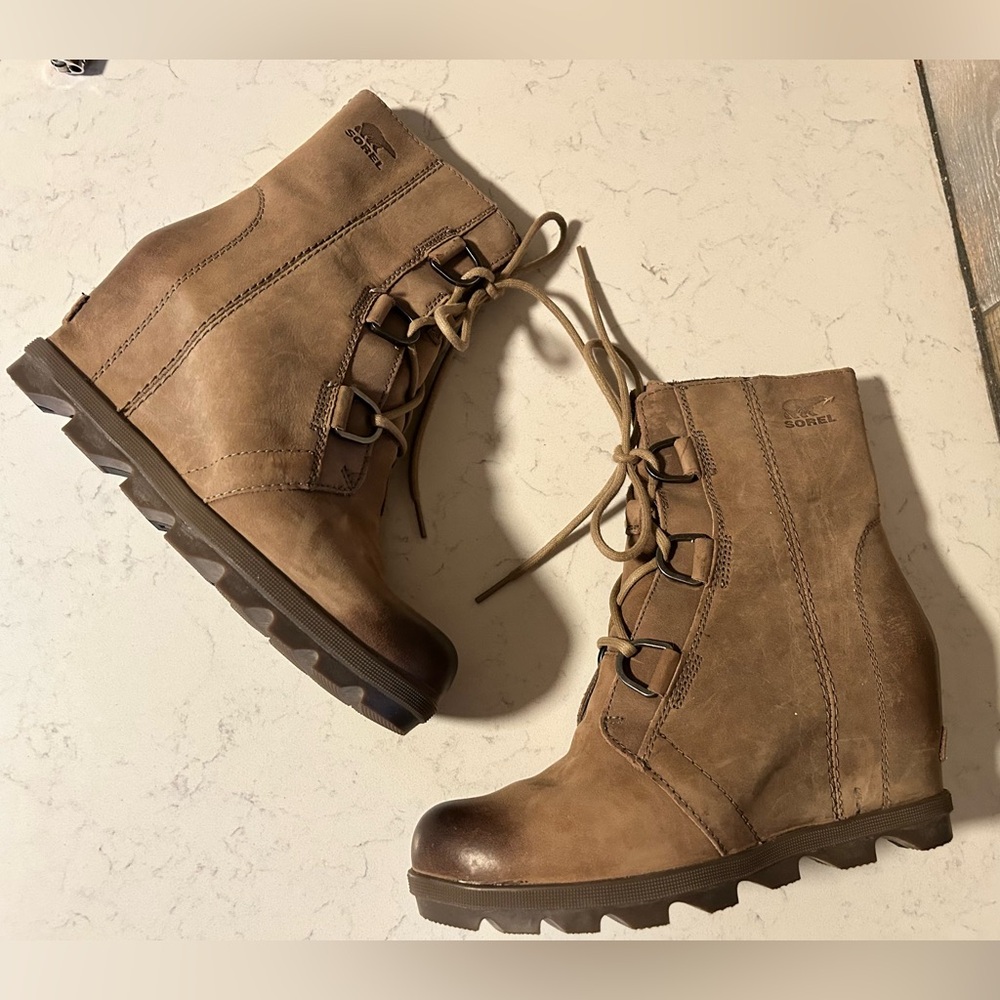 EUC Sorel Joan of Arctic Brown Leather Lace-Up Wedge Boots - Picture 7 of 12